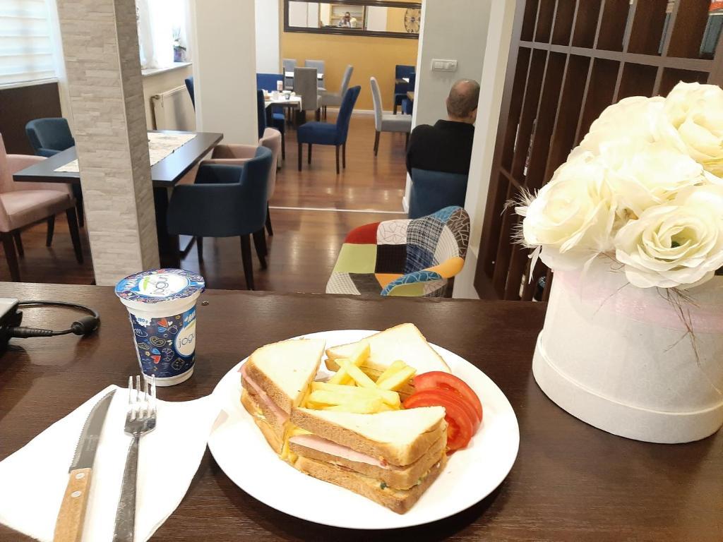 Hotel Usce Sabac Ngoại thất bức ảnh