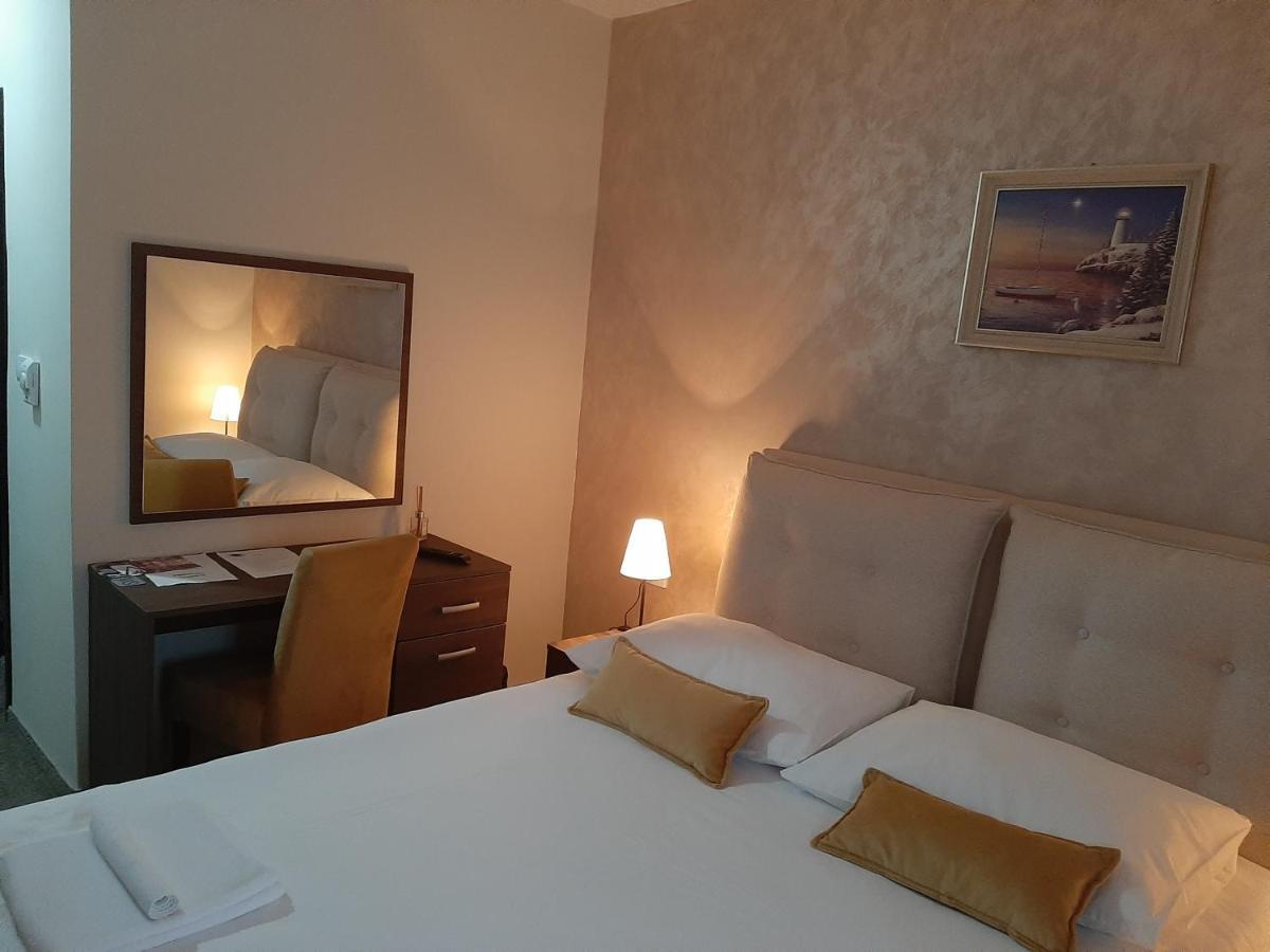 Hotel Usce Sabac Ngoại thất bức ảnh